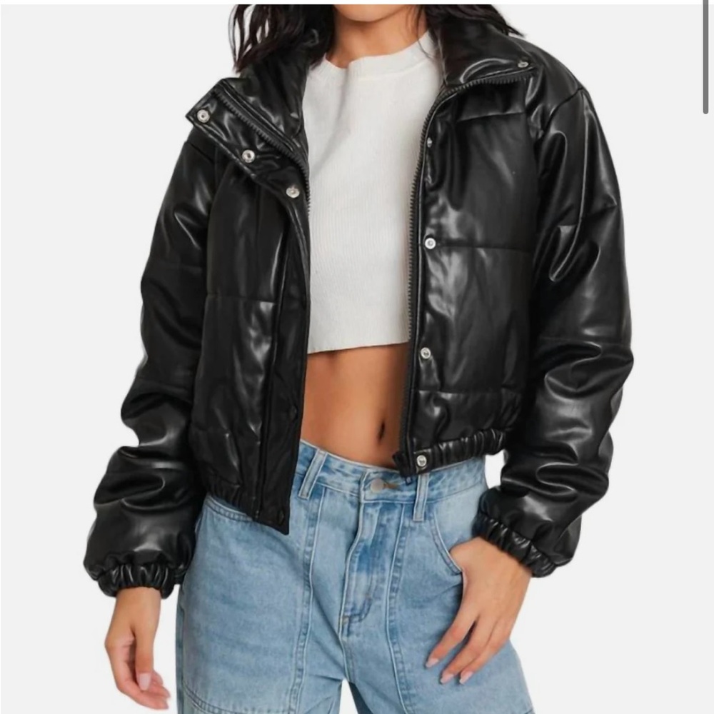 Black Women's Cropped Puffer Jacket